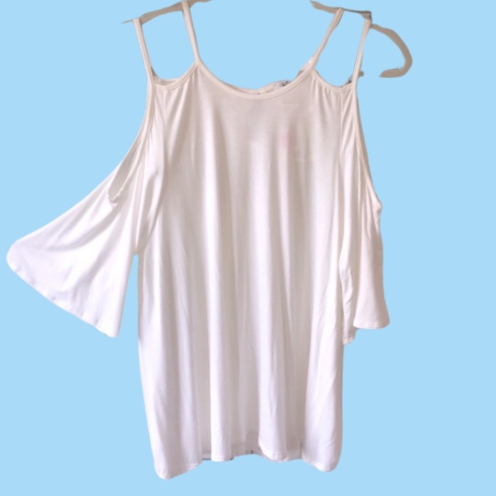 BOUTIQUE ITEM- 💥LAST ONE💥 STRAPPY COLD SHOULDER TOP IN WHITE, KEYHOLE